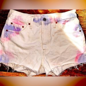 Women’s Levi’s Bleached Denim Cutoff Shorts